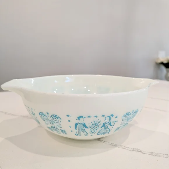 Vintage Pyrex 444 White Butterprint Amish Mixing Bowl 4Qt Blue Oven Ware USA - Picture 2 of 7